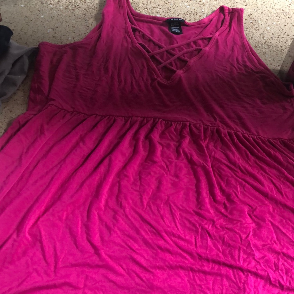 Slightly warn good condition, pink women sleeve-less top